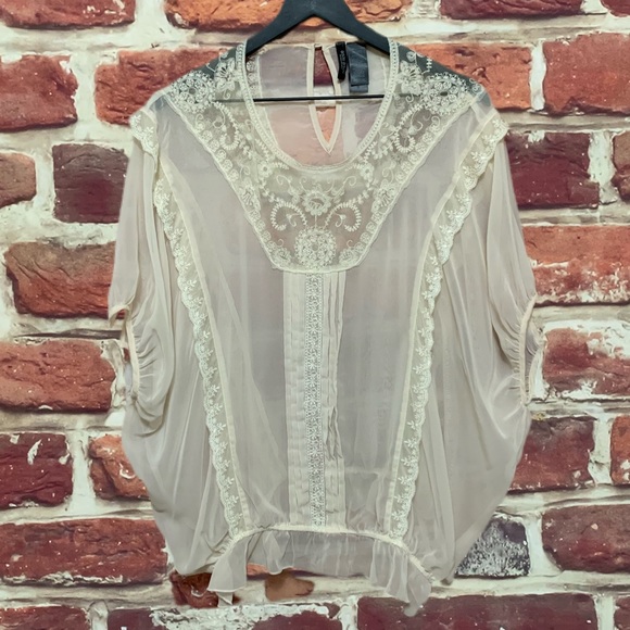 Bisou Bisou Tops - BISOU BISOU CREAM LACE ACCENTED WOMENS BLOUSE